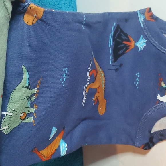 NWT Carters Newborn Onesie Pack of 5 Shirts - Picture 6 of 8